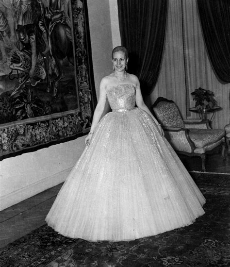 eva peron vestidos dior|Los increíbles vestidos de Evita: la única reina según Dior.